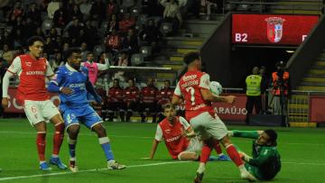 Gil Vicente vence com reviravolta em Braga em jogo em atraso