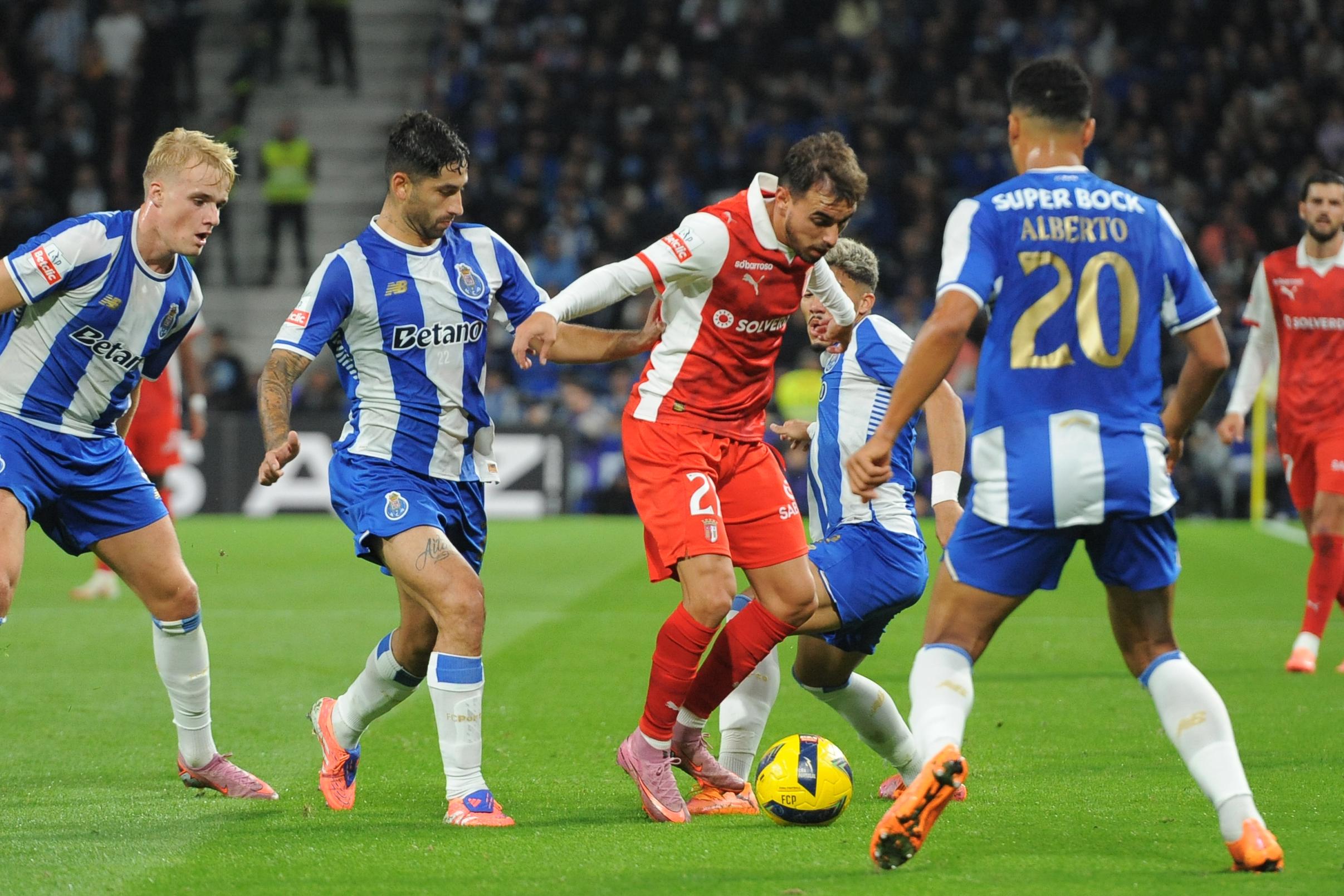 SC Braga derrotado no Dragão por 2-1