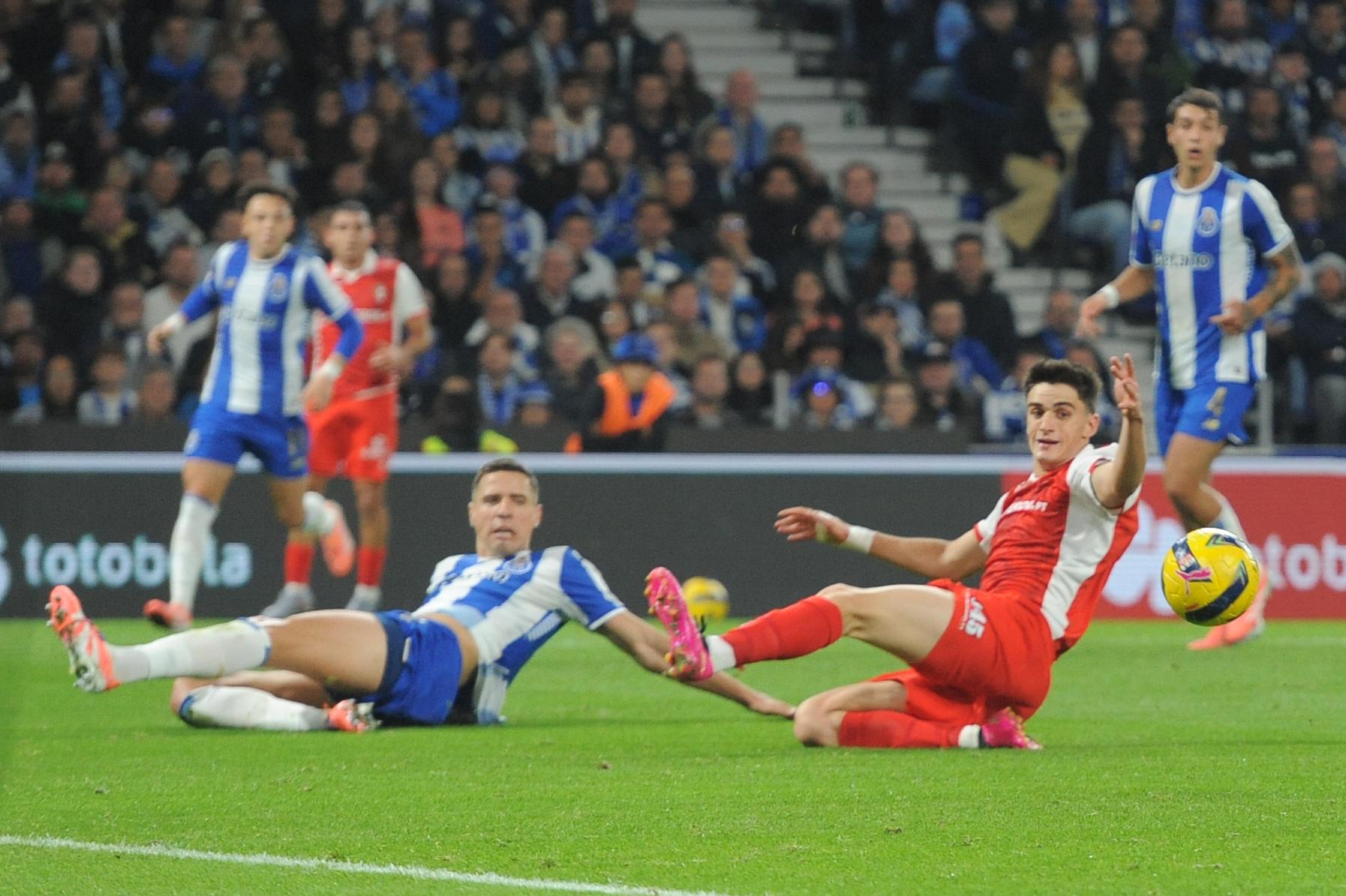 Pressão sobre árbitro Fábio Veríssimo pode custar pontos ou despromoção ao FC Porto