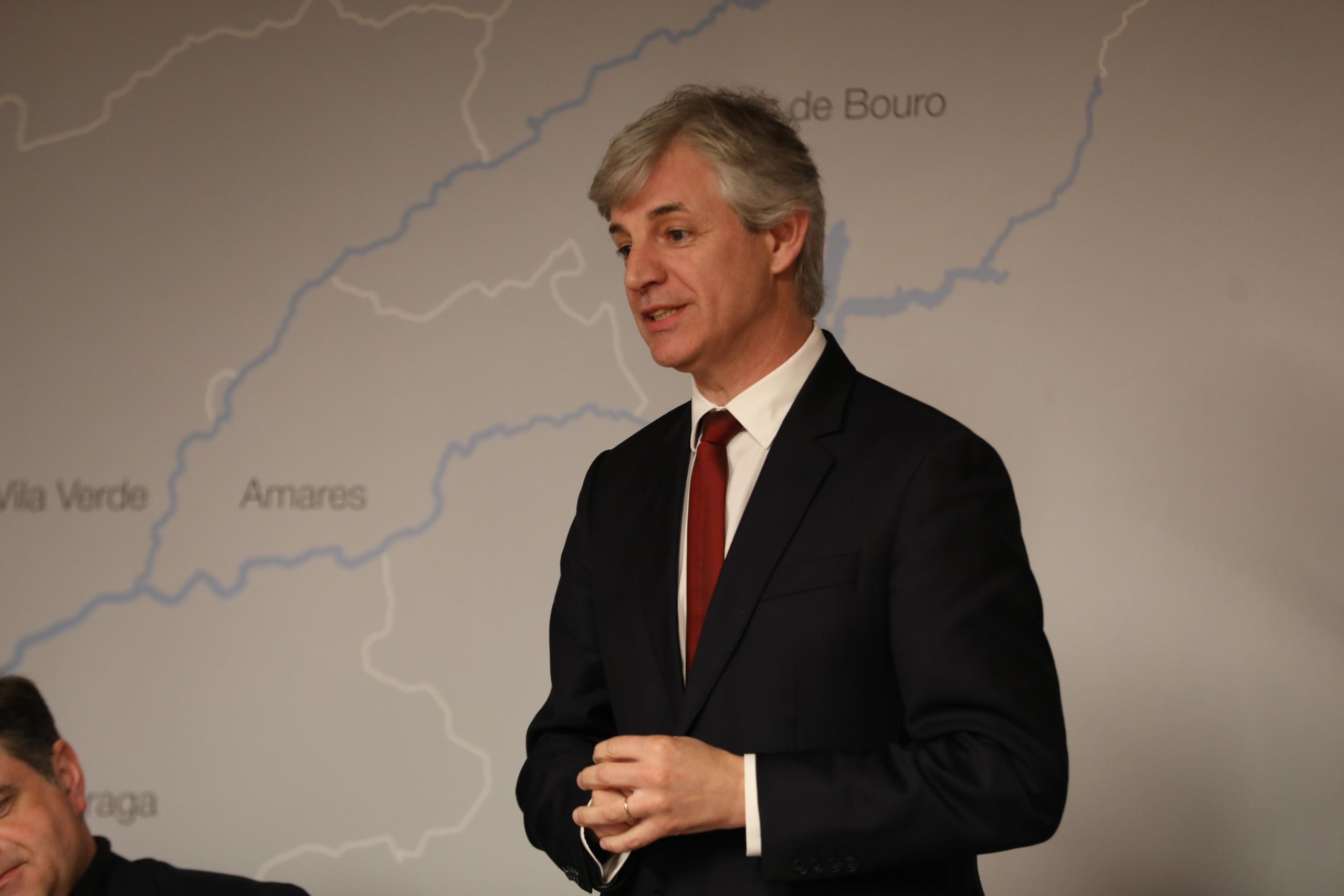 Autarca de Viana do Castelo tranquilo com garantias de segurança de autocarros chineses