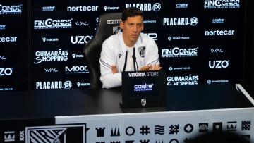 Luís Pinto diz que Vitória tem de ser “objetivo e pragmático” frente ao AVS