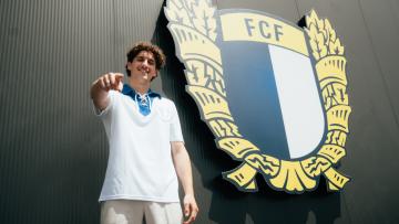 Defesa neerlandês Finn van Breemen reforça FC Famalicão