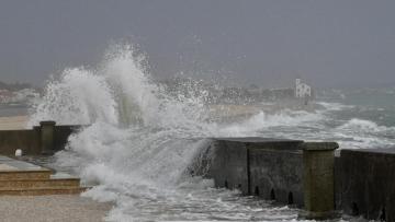 Sete distritos sob aviso laranja na quinta-feira devido a agitação marítima