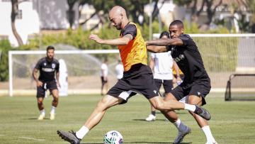 Mikel Villanueva de regresso ao Vitória SC
