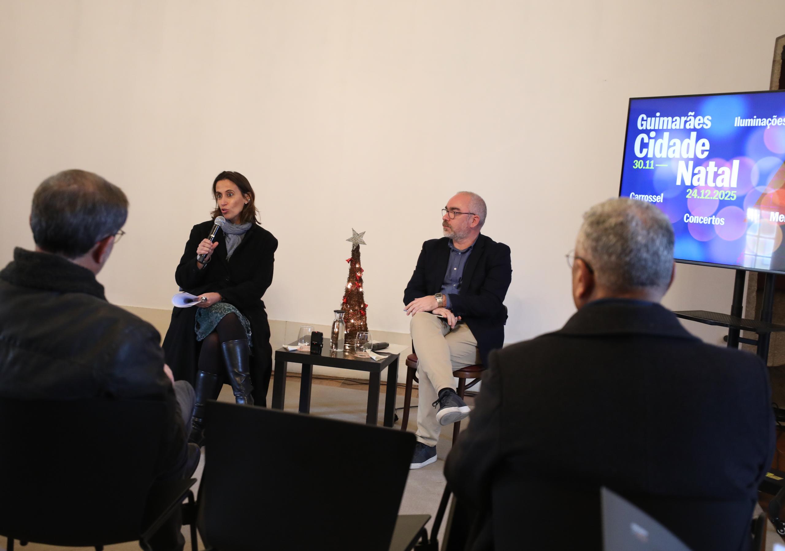 Roda gigante reforça magia do Natal em Guimarães