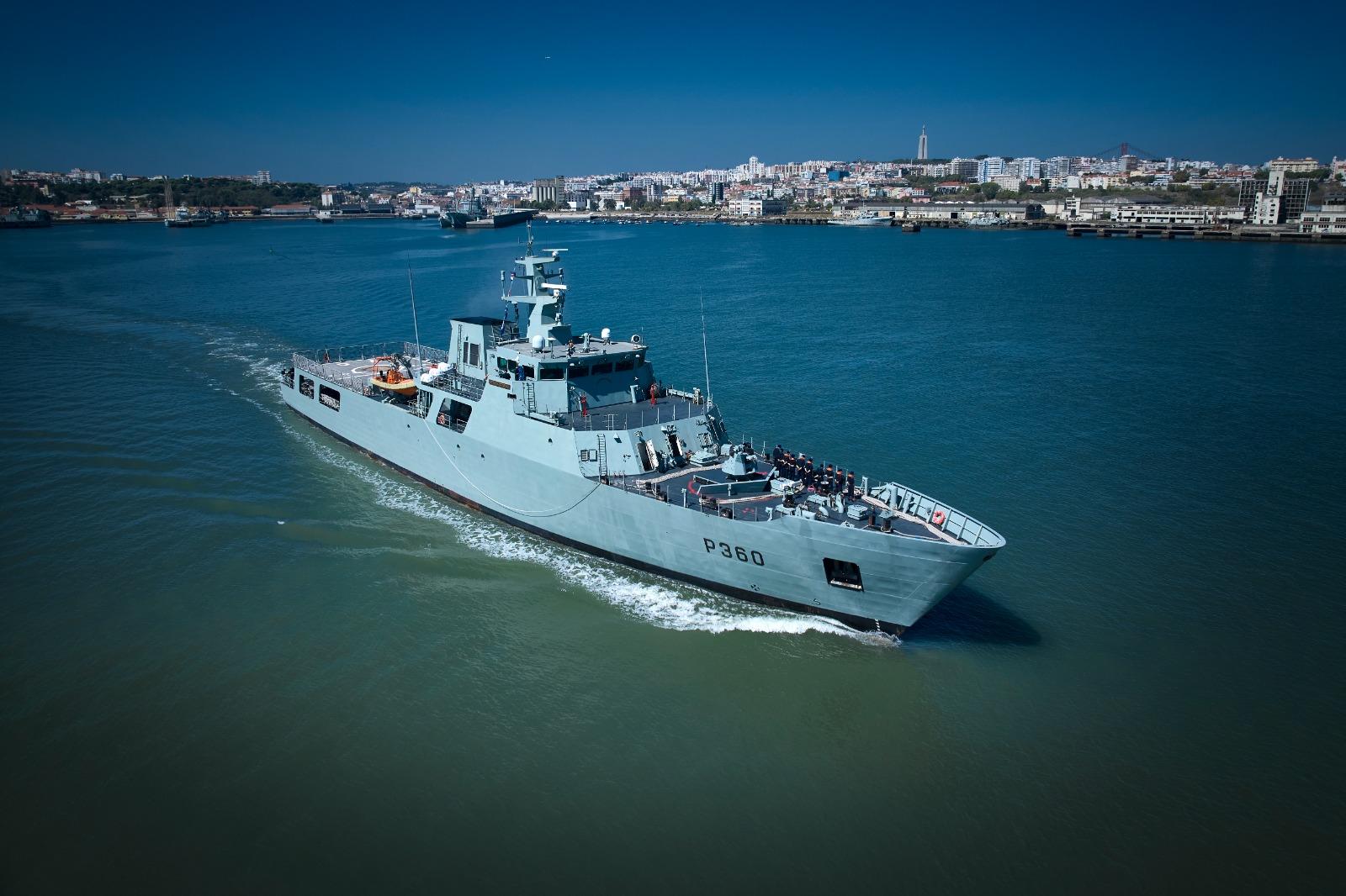 Navio da Marinha Viana do Castelo em missão em África durante 4 meses