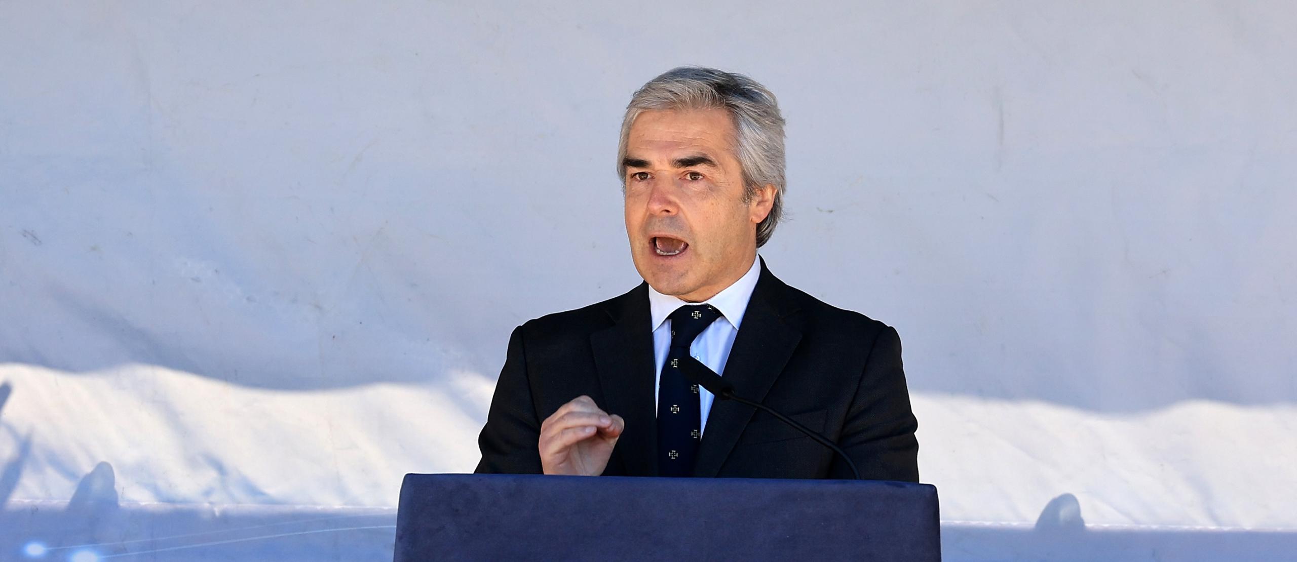 Nuno Melo diz-se alvo de mentiras sobre aviões nas Lajes