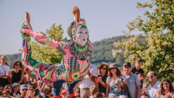 “O Mundo ao Contrário” vai proporcionar mais 30 espetáculos em Paredes de Coura
