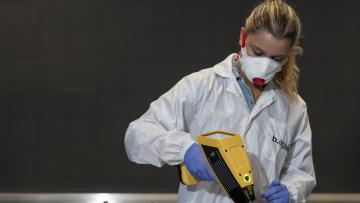 Fábrica do grupo dst recicla sete mil toneladas de baterias por ano