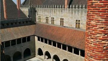 Paço dos Duques de Bragança em Guimarães encerra áreas visitáveis devido a obras