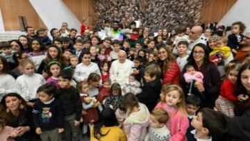 Papa Francisco pede às famílias que se inspirem no presépio para renovar o respeito mútuo