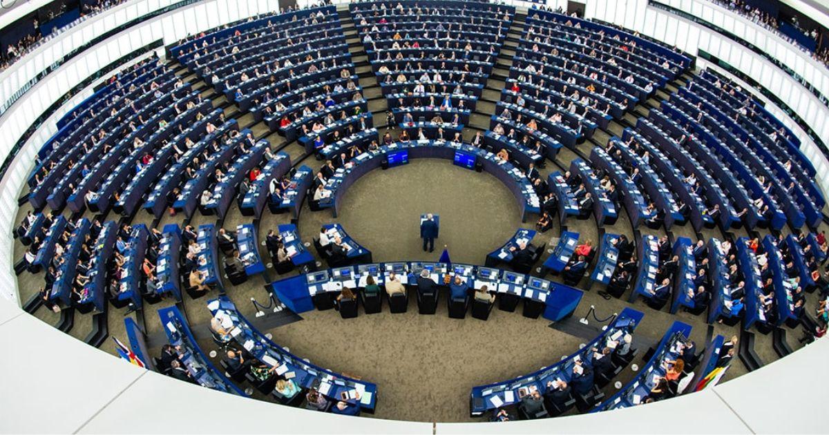 Europeias: Projeção coloca PPE à frente e confirma subida de populistas