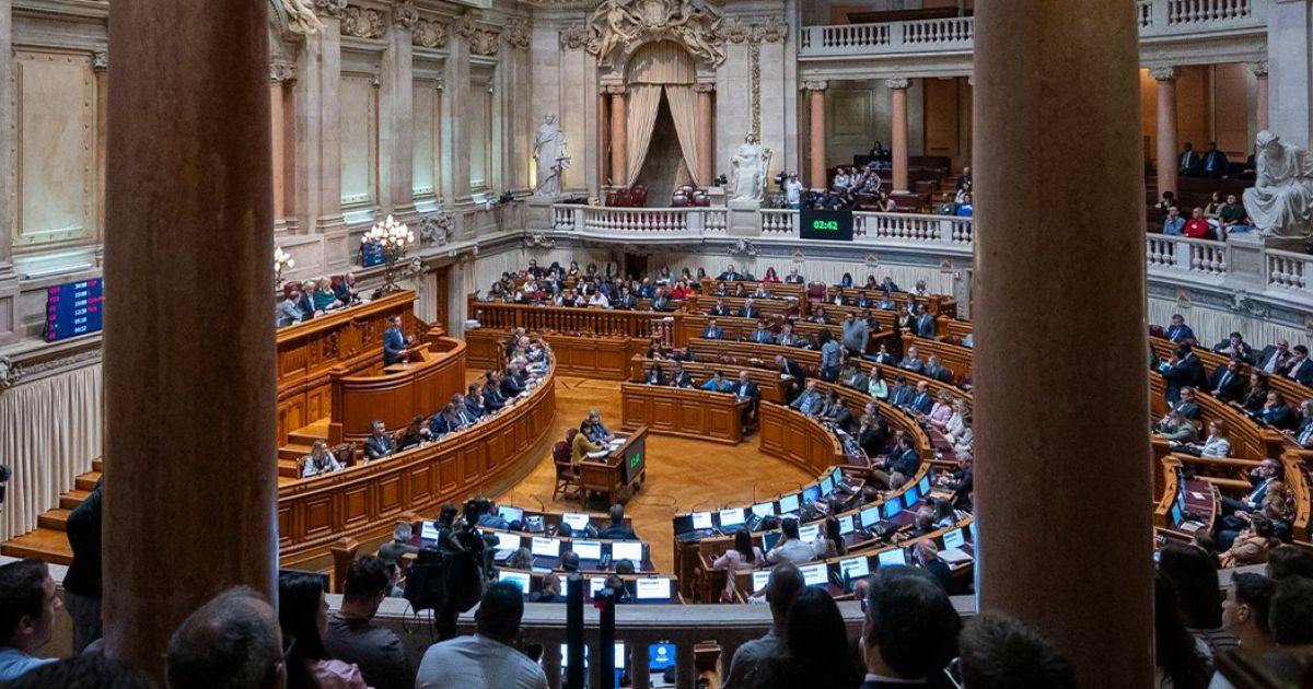 Parlamento debate quinta-feira nove iniciativas para as comunidades portuguesas