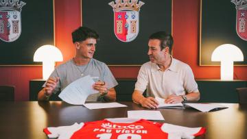 SC Braga oficializa a contratação do avançado Pau Víctor ao FC Barcelona com recorde no mercado