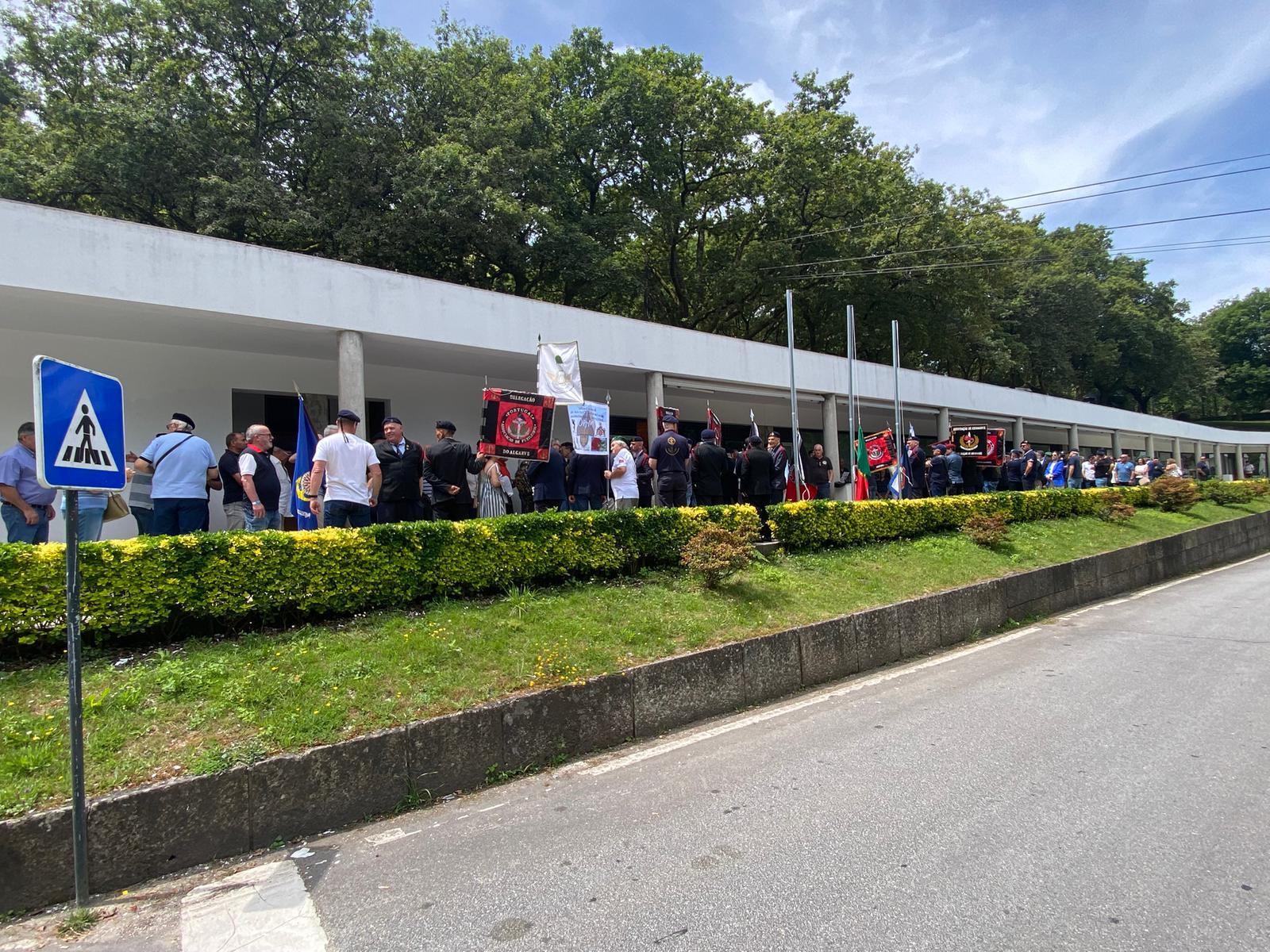Fuzileiros do Minho realizam caminhada na Montanha da Penha, com sopa de pedra no final
