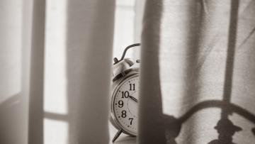 Não se esqueça de atrasar o relógio. A hora vai mudar esta noite