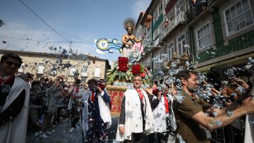 Procissão e “Batalha das Flores” mostraram carinho e devoção dos bracarenses a S. João