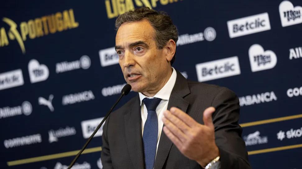 Liga de clubes diz que “não tem qualquer intenção” de promover jogos fora de Portugal