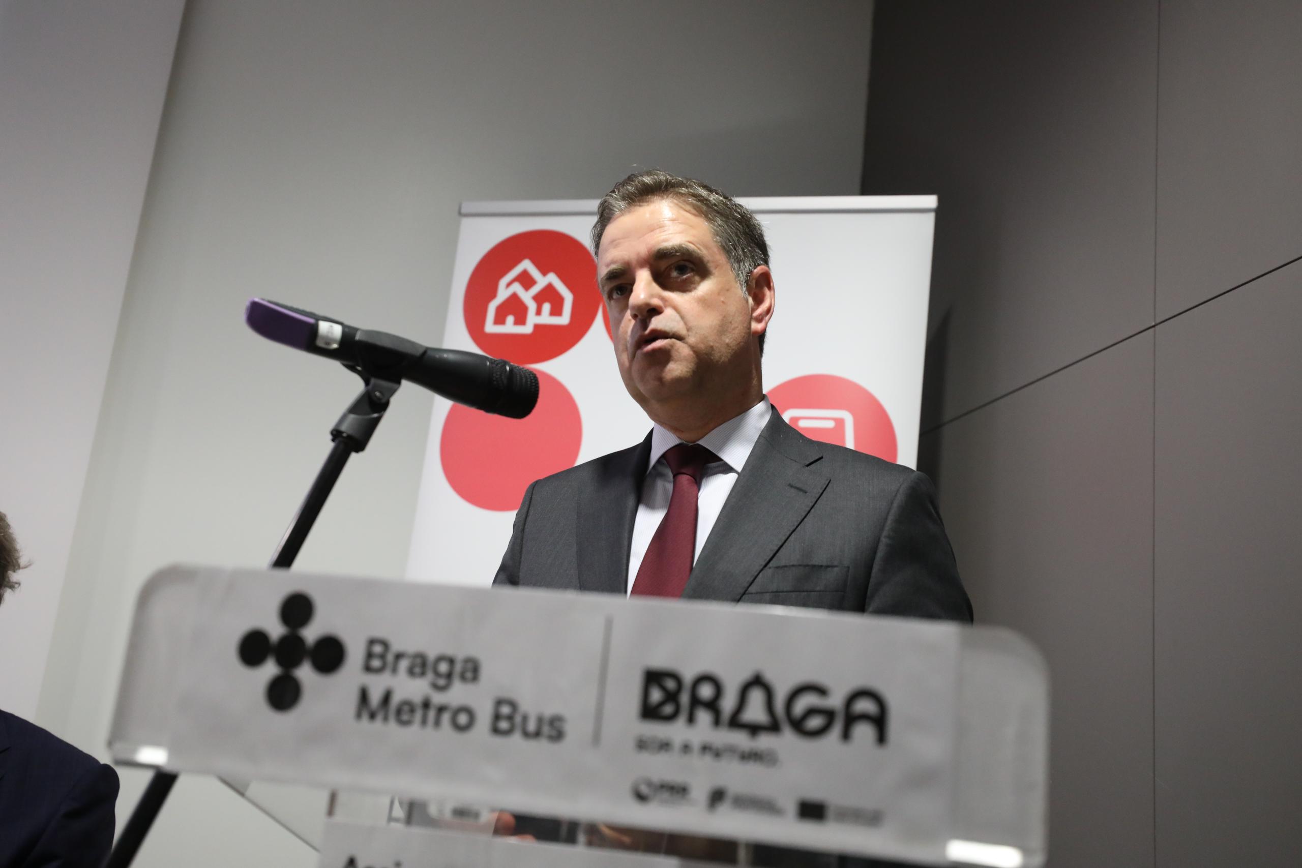 Cidadão Ricardo Rio perplexo com discussão sobre BRT