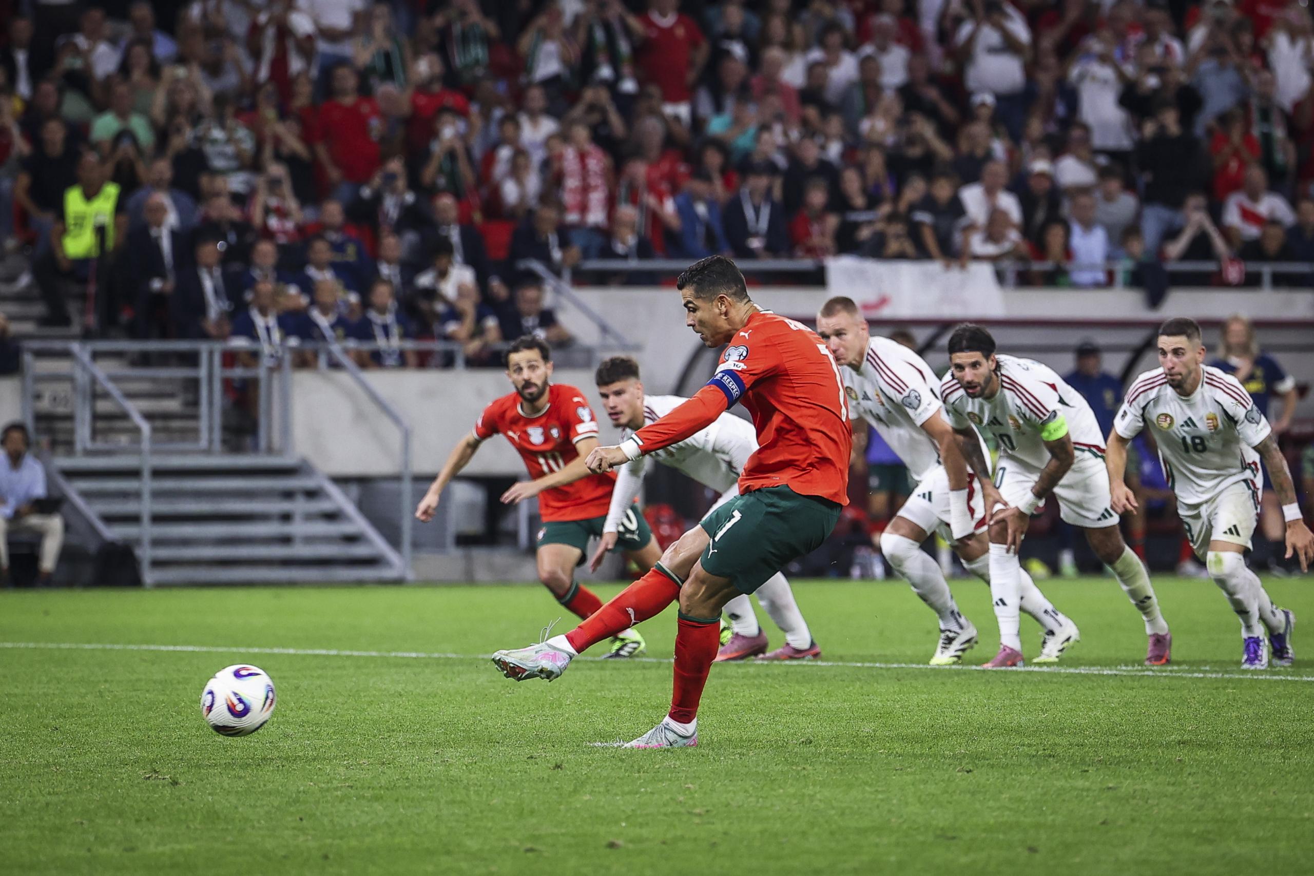 Portugal 'vira' resultado e impõe-se por 3-2 na visita à Hungria