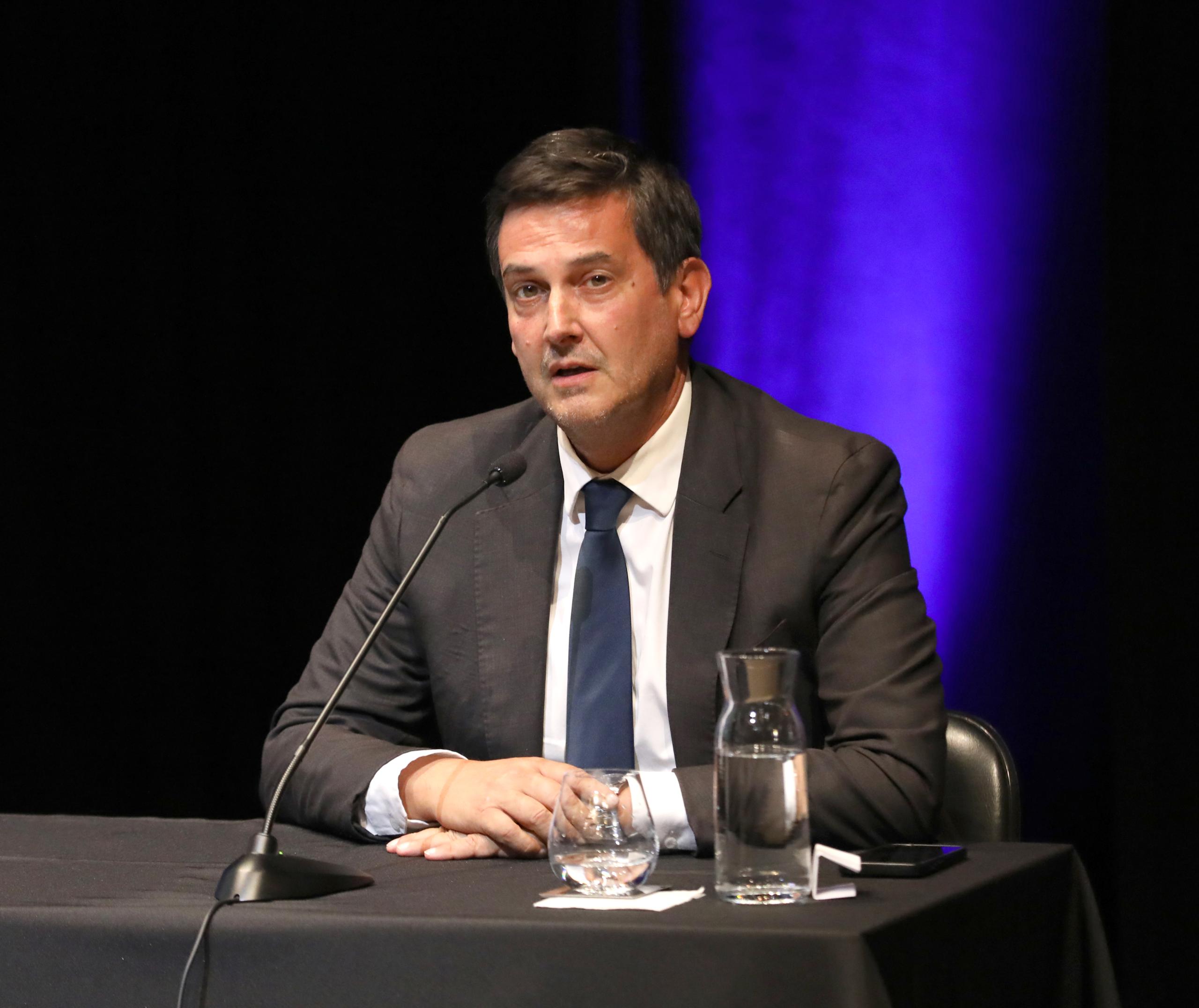 Rui Rocha garante «descida faseada» dos impostos em diversas áreas