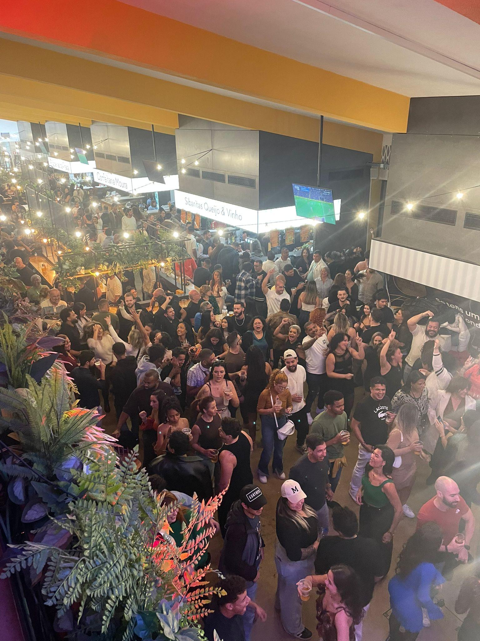 “Sambar na Praça” foi um sucesso e atraiu centenas à Mesa na Praça