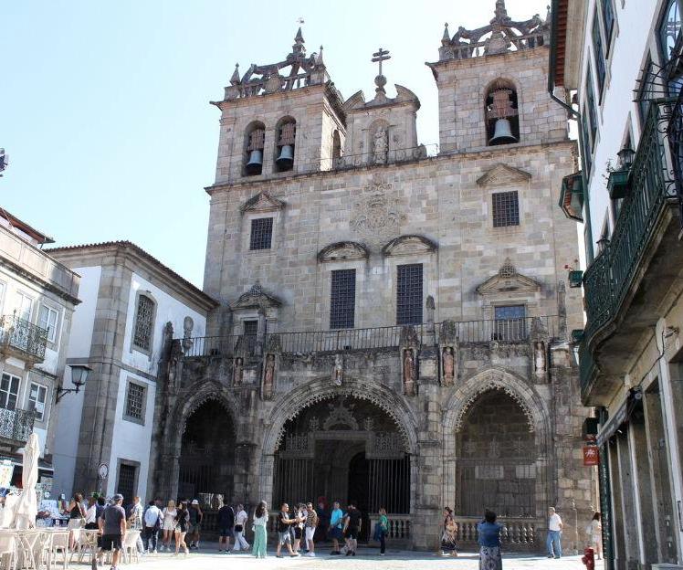 Arciprestado de Vila Verde peregrina à Sé de Braga com testemunho vivo pelo centro histórico