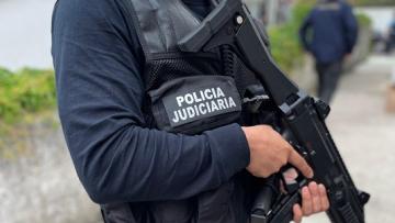 Homem detido por suspeitas de importar e comercializar drogas sintéticas
