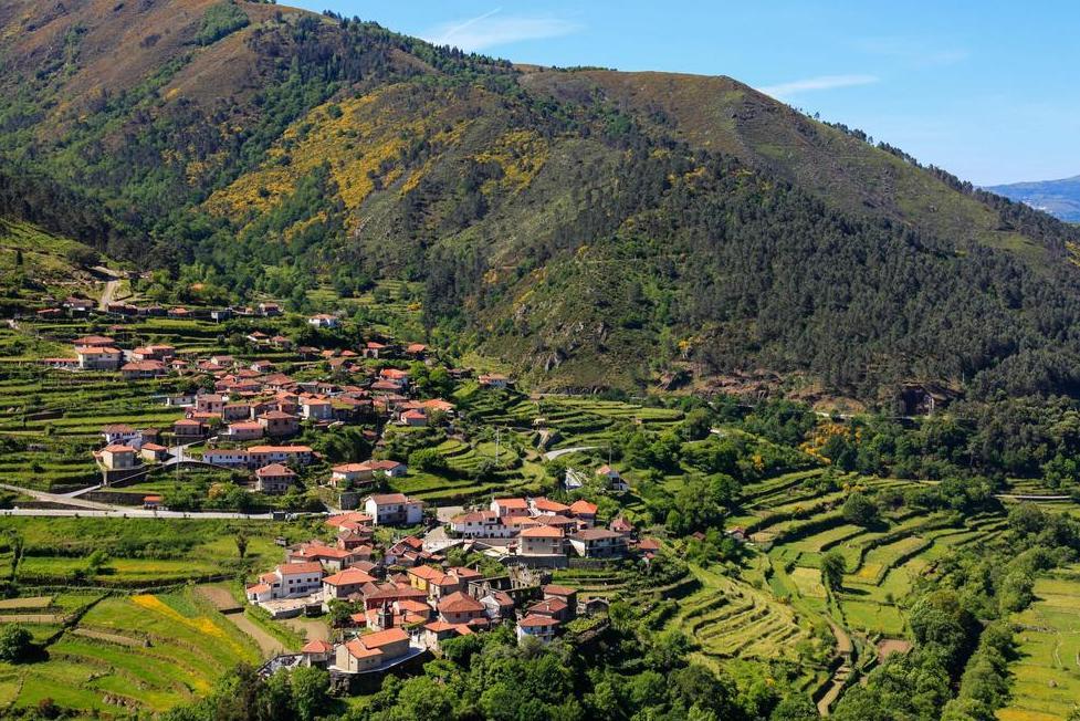 Caçador caiu de 12 metros e foi resgatado por helicóptero em Arcos de Valdevez