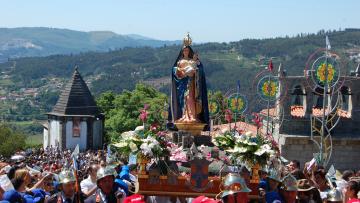 Peregrinação à Senhora do Pilar inclui bênção de sinos restaurados