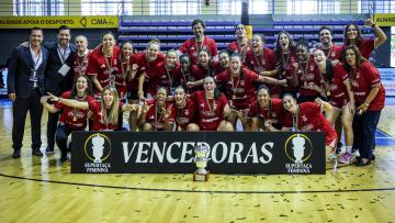 Tricampeão nacional Benfica conquista Supertaça