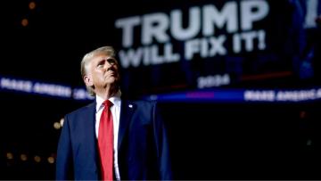 Trump toma hoje posse rodeado de políticos de extrema-direita