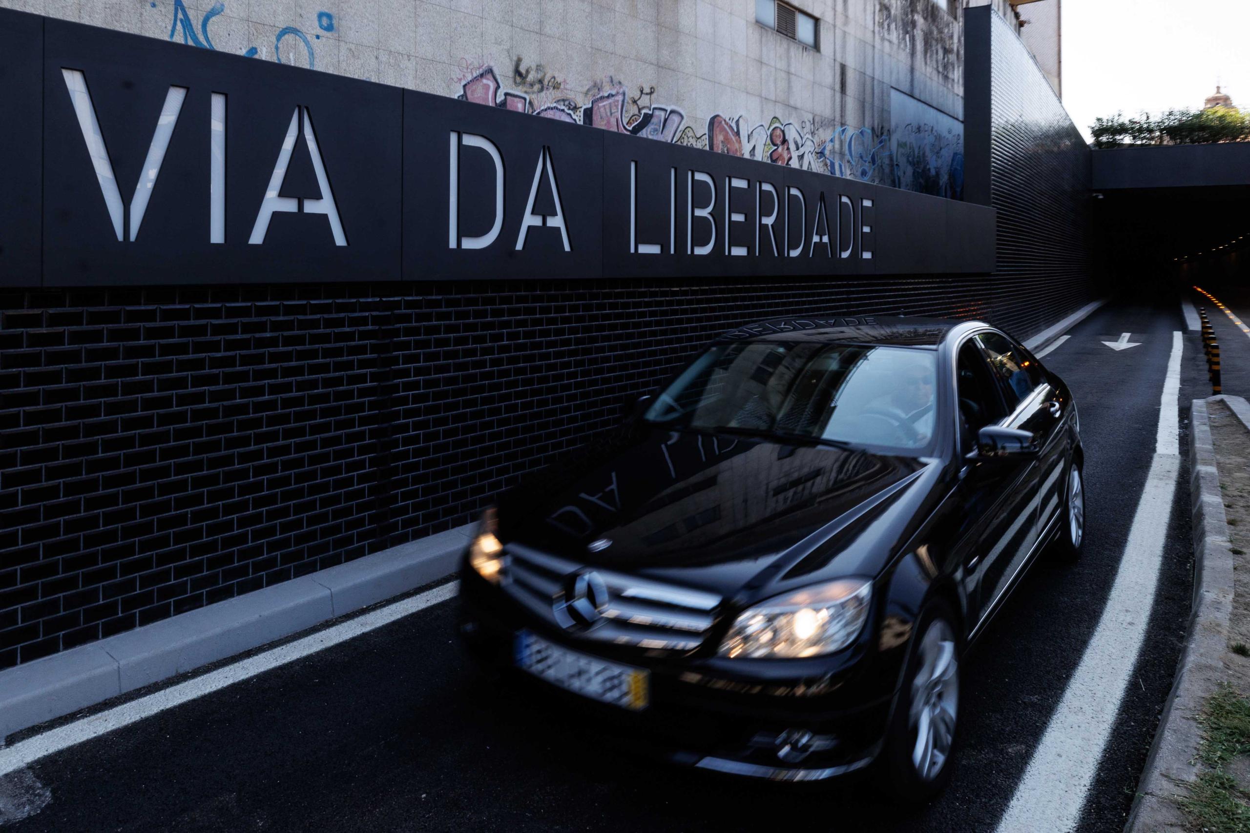 Trânsito no túnel da Avenida da Liberdade, em Braga, vai estar cortado três horas