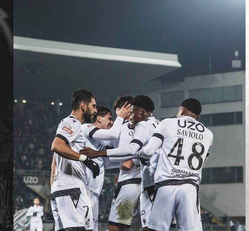 Vitória SC goleia lanterna-vermelha AVS