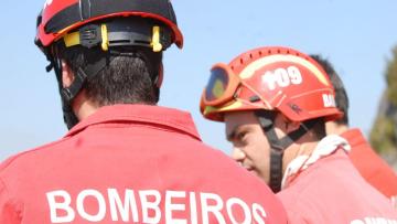 Incêndio seguido de explosão numa habitação provoca um morto em Barcelos