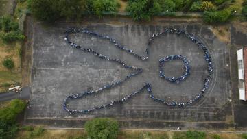 Laço Humano junta mais de 800 crianças para assinalar prevenção dos maus-tratos