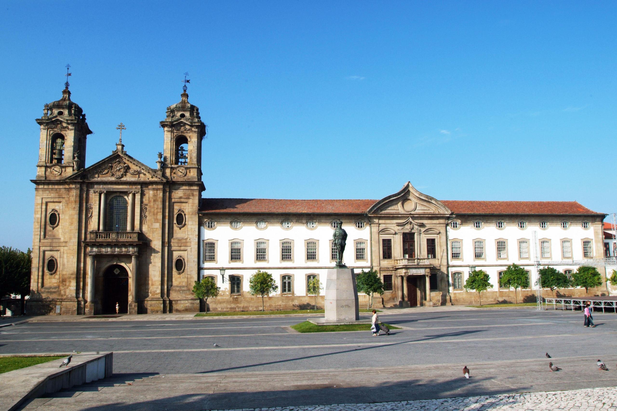 Serviços municipais encerrados em Braga na segunda-feira de Páscoa