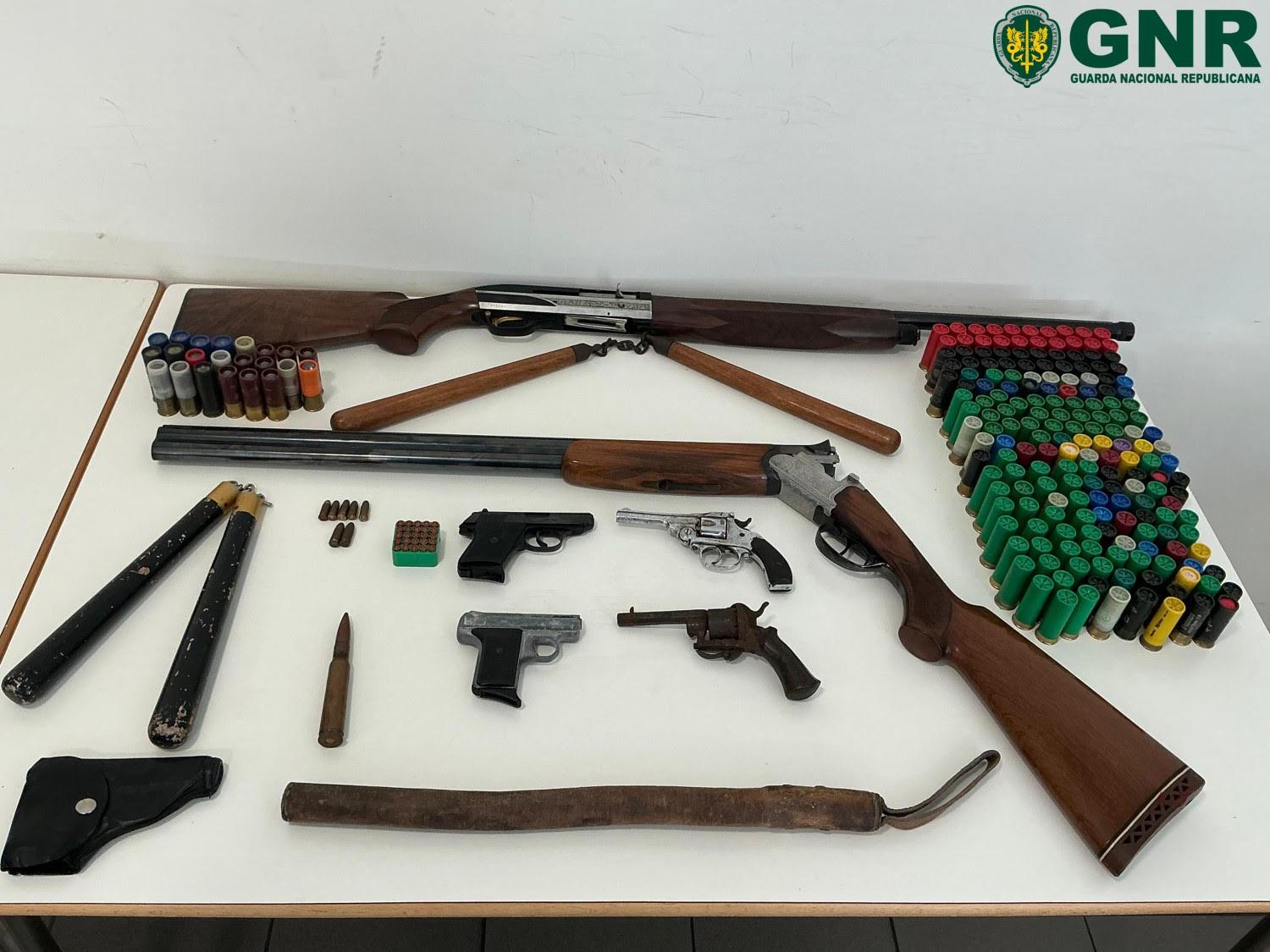 Septagenário detido por posse de armas e munições proibidas em Braga