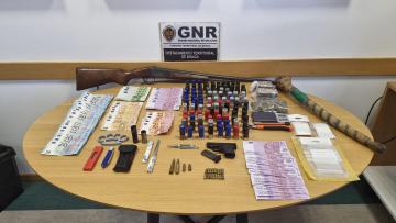 Detido em Vila Verde por tráfico de estupefacientes e posse de arma proibida