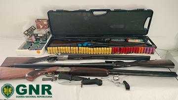 GNR apreende armas a suspeito de ameaçar filho em Vila Verde