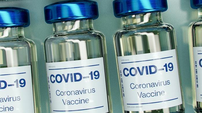 Cerca de 6.000 farmacêuticos habilitados para dar vacinas da gripe e covid-19