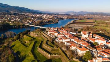 Valença entre os concelhos do Norte que mais reduziram o desemprego em 2025