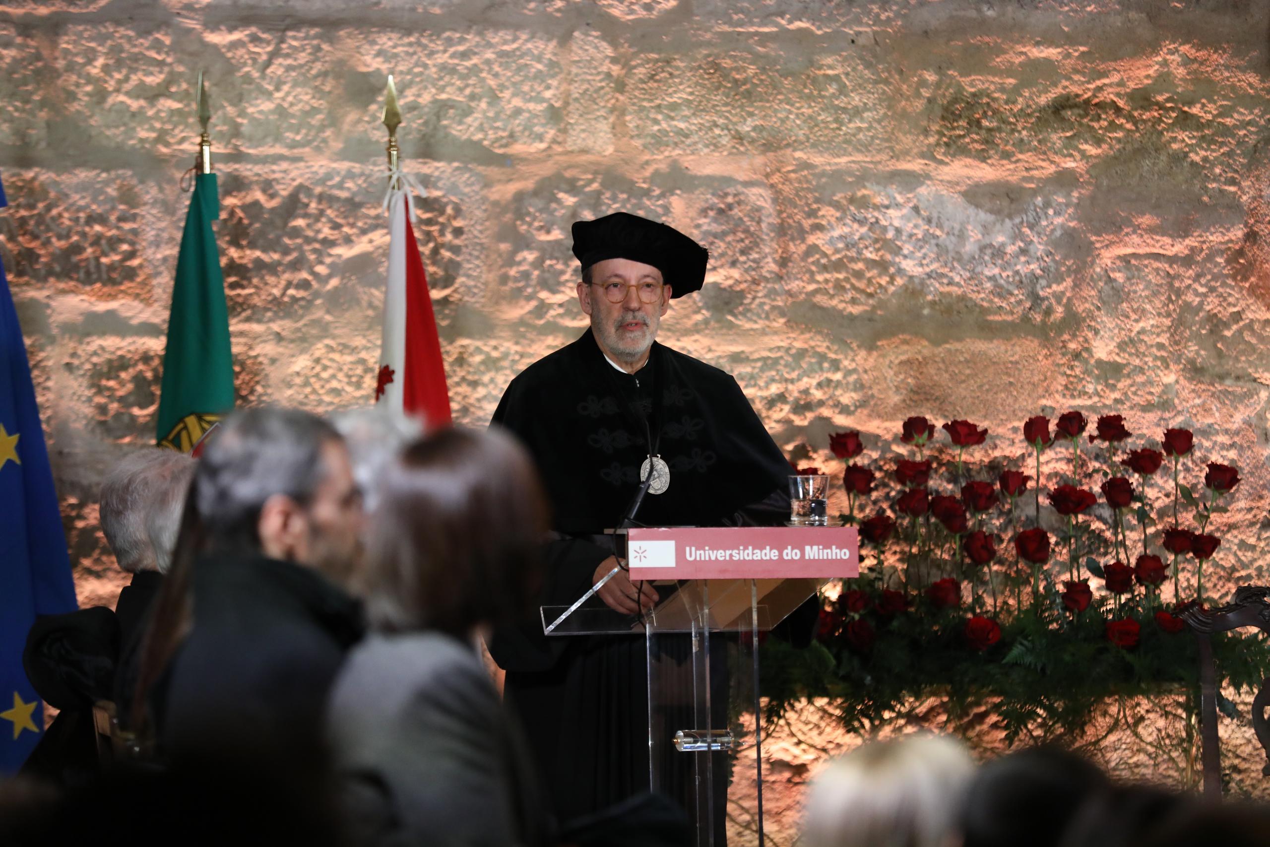 «Universidade não pode deixar ser farol do pensamento livre»