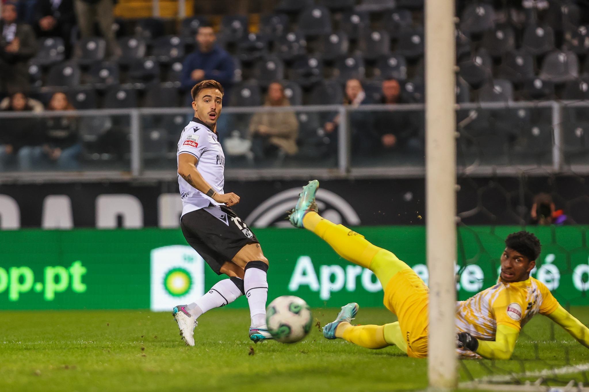 Vitória SC goleou Chaves