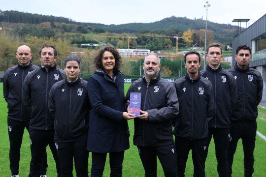 Vitória SC foi distinguido com o prémio "Equipa técnica do Mês" na Liga feminina no dia de aniversário de Ivo Roque