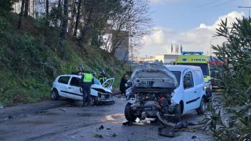 Brutal acidente causa feridos e corta trânsito junto ao Hotel Meliã em Braga