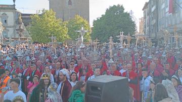 Procissão mostrou comunhão de todos  os barcelenses à volta da Festa das Cruzes