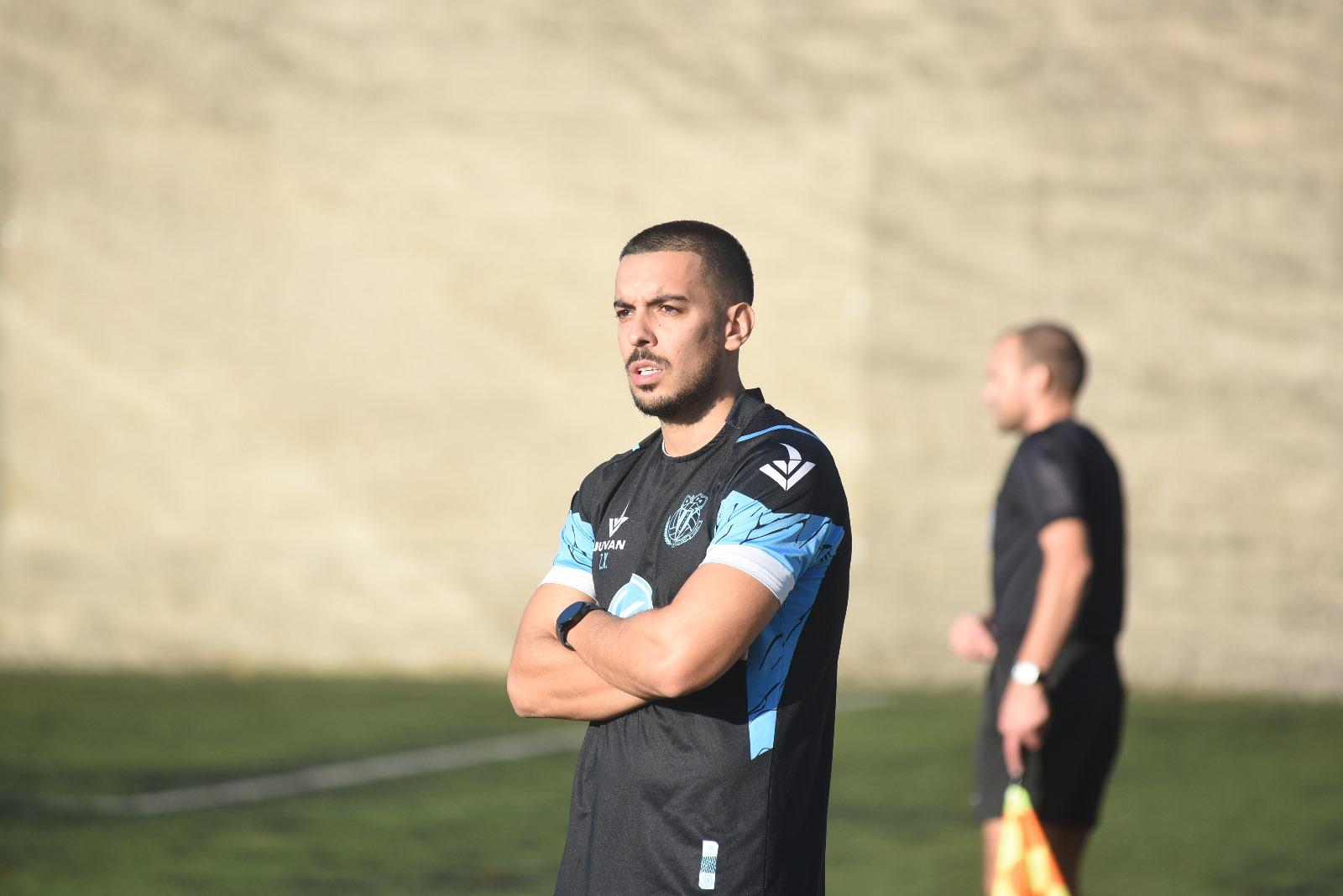 Zé Xavier rende Carlos Madanços no Vieira SC